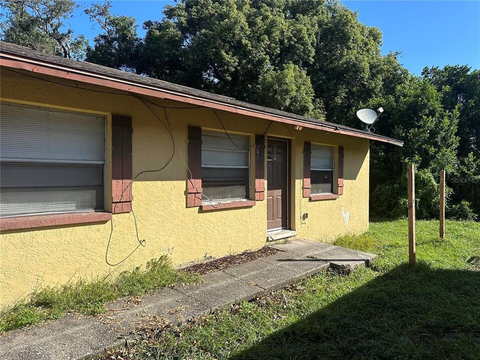 8203 N Klondyke St in Tampa, FL - Building Photo