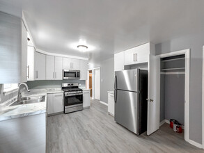 7635 S Loomis Blvd-Unit -2 in Chicago, IL - Building Photo - Building Photo