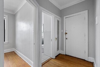 3610 N Claremont Ave, Unit L3 in Chicago, IL - Building Photo - Building Photo