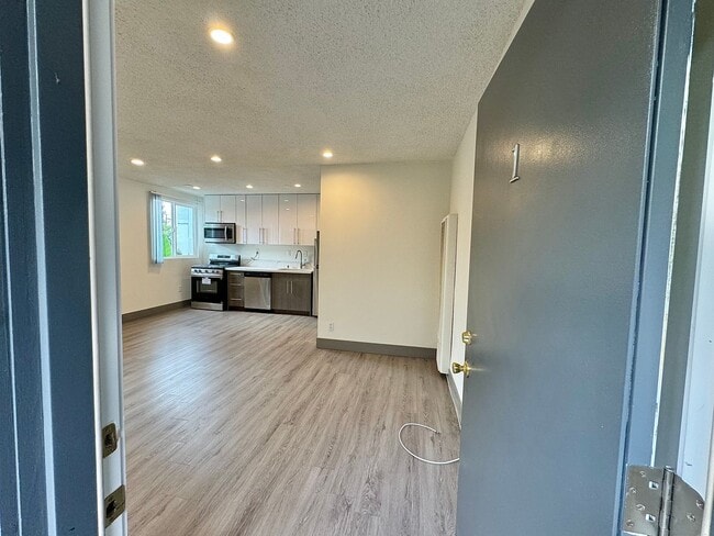 12117 Pacific Ave, Unit 01 in Los Angeles, CA - Building Photo - Building Photo