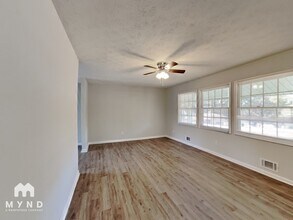 170 Chesterfield Ct SW in College Park, GA - Building Photo - Building Photo