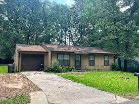 2437 Jolene Ln in Tallahassee, FL - Building Photo