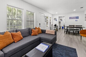 2614 NW 8th St in Gainesville, FL - Building Photo - Building Photo