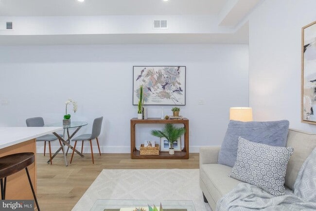 property at 1012 17th Pl NE