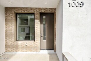 406 W 7th St in Tempe, AZ - Building Photo