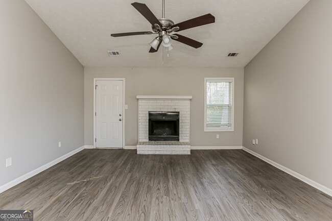 10442 Tara Beach Cir in Jonesboro, GA - Building Photo - Building Photo