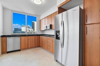 19111 Collins Ave, Unit 1102 in Sunny Isles Beach, FL - Foto de edificio - Building Photo