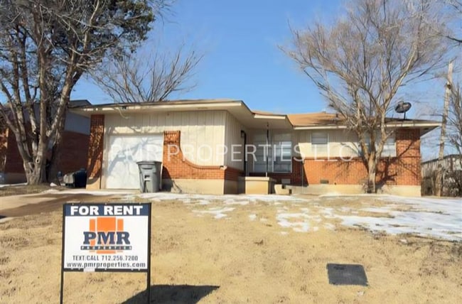 property at 4303 NW Hoover Ave