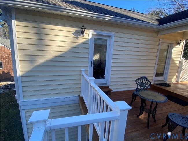 property at 7622 Yarmouth Dr