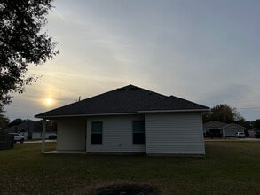 48266 Labonte Ln in Tickfaw, LA - Building Photo - Building Photo