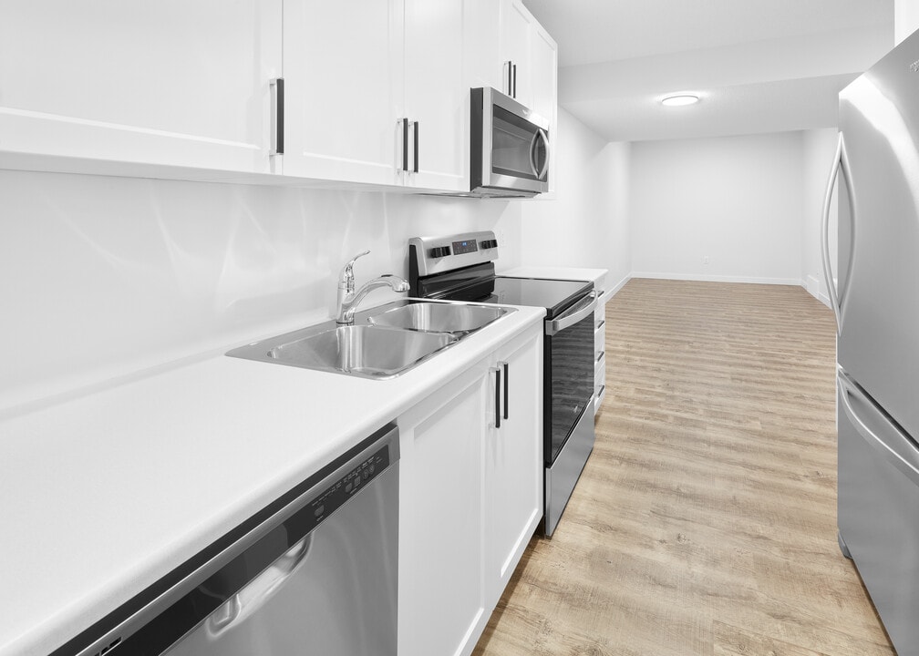 3012-3169 169 St SW in Edmonton, AB - Building Photo