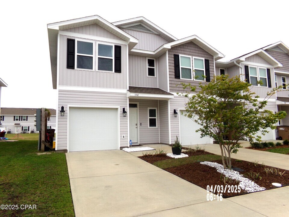 5941 Callaway Cir in Panama City, FL - Building Photo