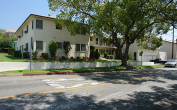 540 N 6th St in Burbank, CA - Building Photo - Building Photo