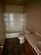 902 Cynthia St in Wilburton, OK - Building Photo - Building Photo
