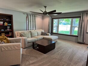 14665 Glendale Ave in Brookfield, WI - Building Photo - Building Photo
