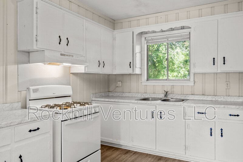 6 Ronnie Ave in Savannah, GA - Building Photo
