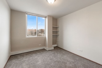 3575 N Oakland Ave in Shorewood, WI - Building Photo - Building Photo