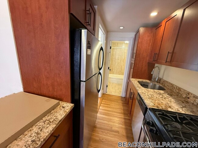 88 W Cedar St