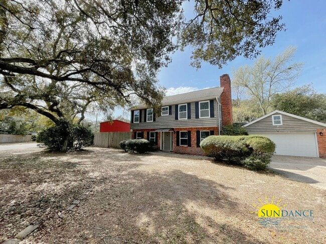 property at 237 Country Club Rd