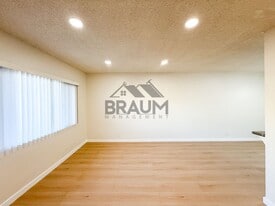 13115 Oxnard St in Los Angeles, CA - Building Photo