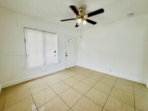 1060 NW 116th St in Miami, FL - Building Photo - Building Photo