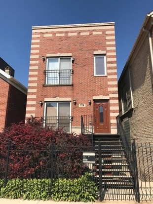 724 N Willard Ct, Unit 2 in Chicago, IL - Foto de edificio