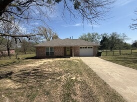 3400 Colbert St in Ada, OK - Building Photo