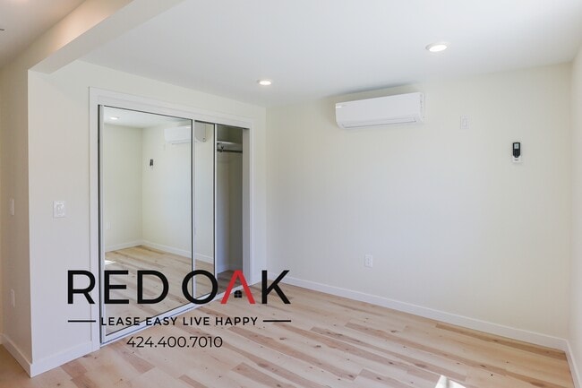 1861 S Sycamore Ave in Los Angeles, CA - Foto de edificio - Building Photo