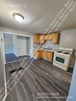 65 Pine St in Nashua, NH - Building Photo