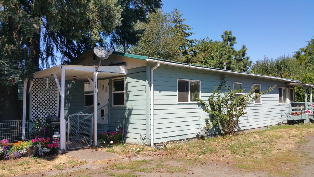 1315-1321 SW 53rd St in Corvallis, OR - Building Photo