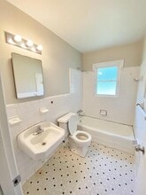 819 Dana Pl in Greensboro, NC - Building Photo - Building Photo