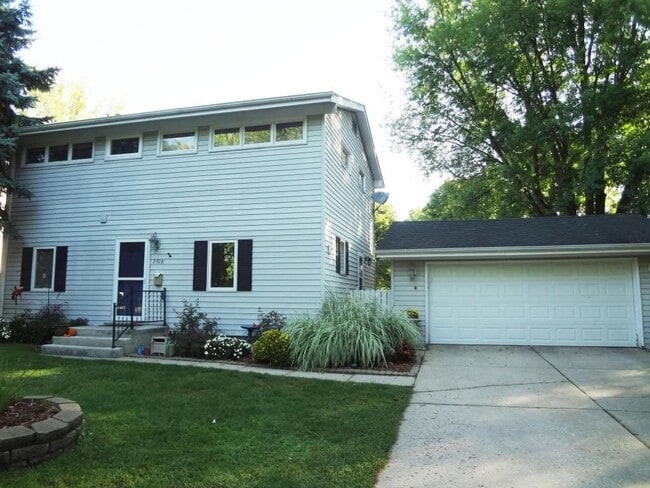 property at 2918 Eisenhower Ave