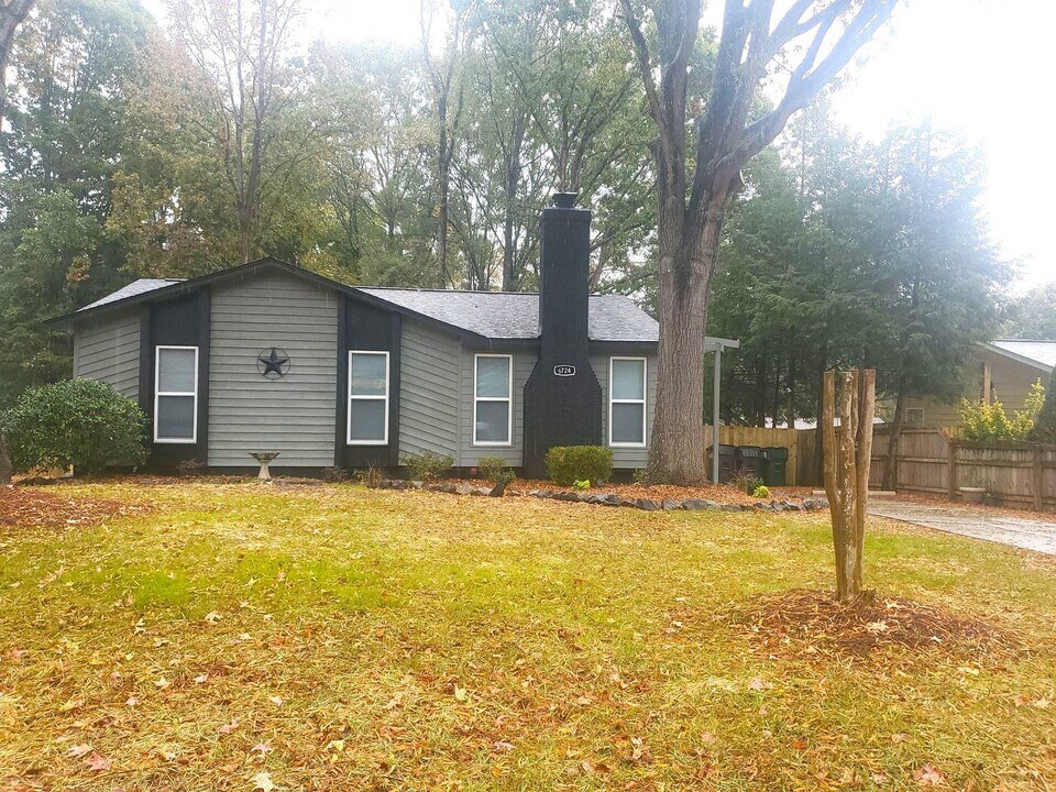 6724 Accrington Ct in Charlotte, NC - Building Photo