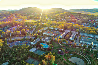 The Woodlands of Charlottesville in Charlottesville, VA - Foto de edificio - Building Photo
