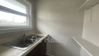 818 Phillips Ave in Toledo, OH - Building Photo - Building Photo