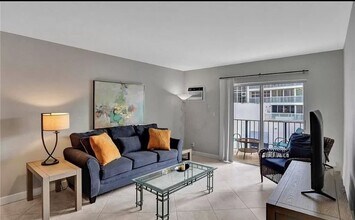 3000 Riomar St, Unit 709 in Fort Lauderdale, FL - Building Photo - Building Photo