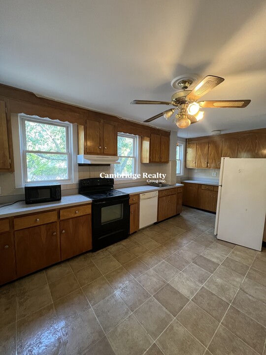 1539 Cambridge St, Unit 1R in Cambridge, MA - Building Photo