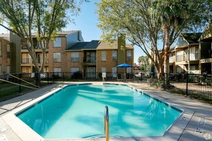 9401 Coventry Square Dr, Unit 724 in Houston, TX - Foto de edificio - Building Photo