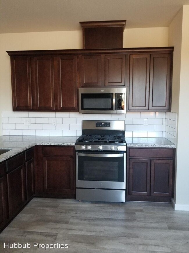 858 Mission De Oro Dr in Redding, CA - Building Photo - Building Photo