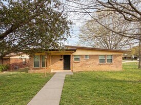 5441 Wales Ave in Fort Worth, TX - Building Photo