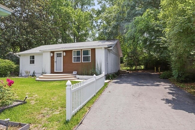 719 E Tennessee St in Tallahassee, FL - Building Photo - Building Photo