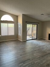 2773 E Rock Wren Rd in Phoenix, AZ - Building Photo - Building Photo