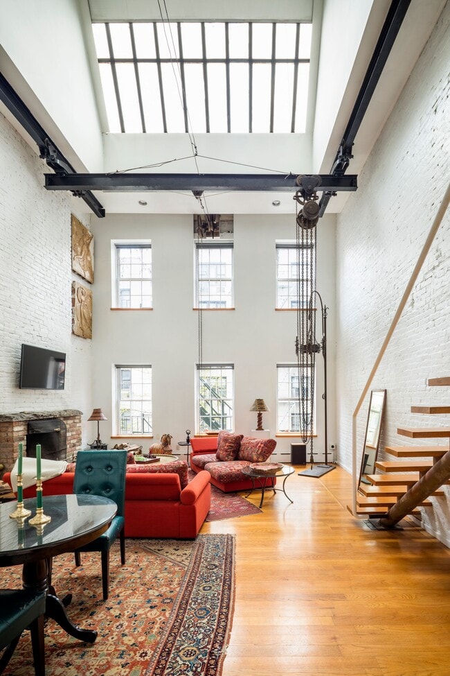 property at 218 E 25th St