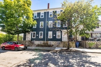 10 Acushnet Ave in New Bedford, MA - Building Photo - Building Photo