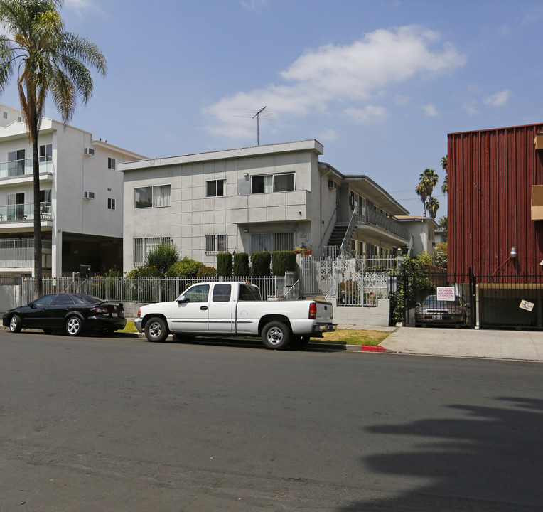 421 S Manhattan Pl in Los Angeles, CA - Building Photo