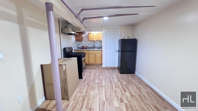 609 E 49th St in Brooklyn, NY - Building Photo - Building Photo