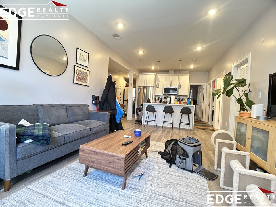 138 Sutherland Rd, Unit 1 in Boston, MA - Building Photo