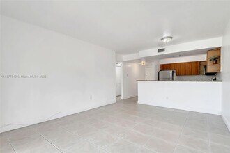 5000 NW 79th Ave in Doral, FL - Building Photo - Building Photo