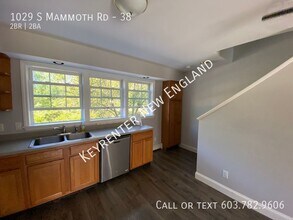 1029 S Mammoth Rd in Manchester, NH - Building Photo - Building Photo