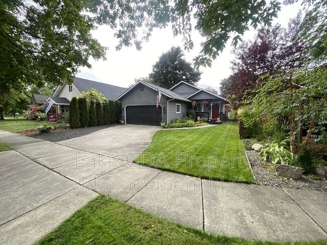 property at 1139 6th St